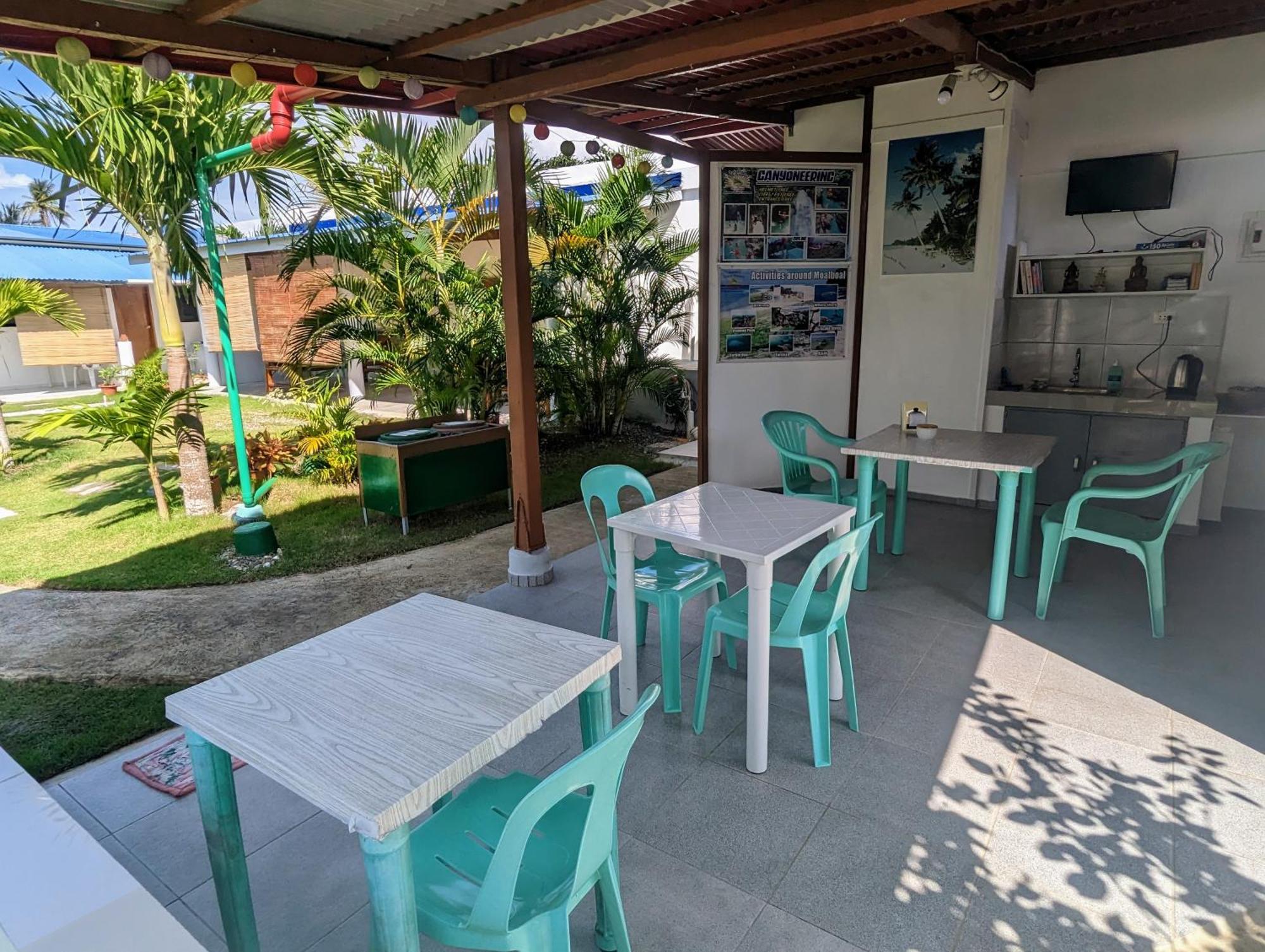 Astillo's Guest Houses Moalboal Extérieur photo